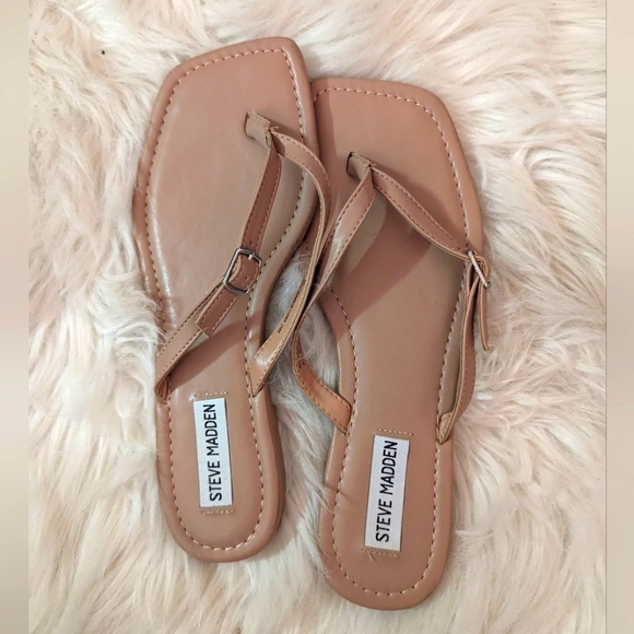Steve Madden‎ square toed flip flops size 8 - Picture 1 of 5